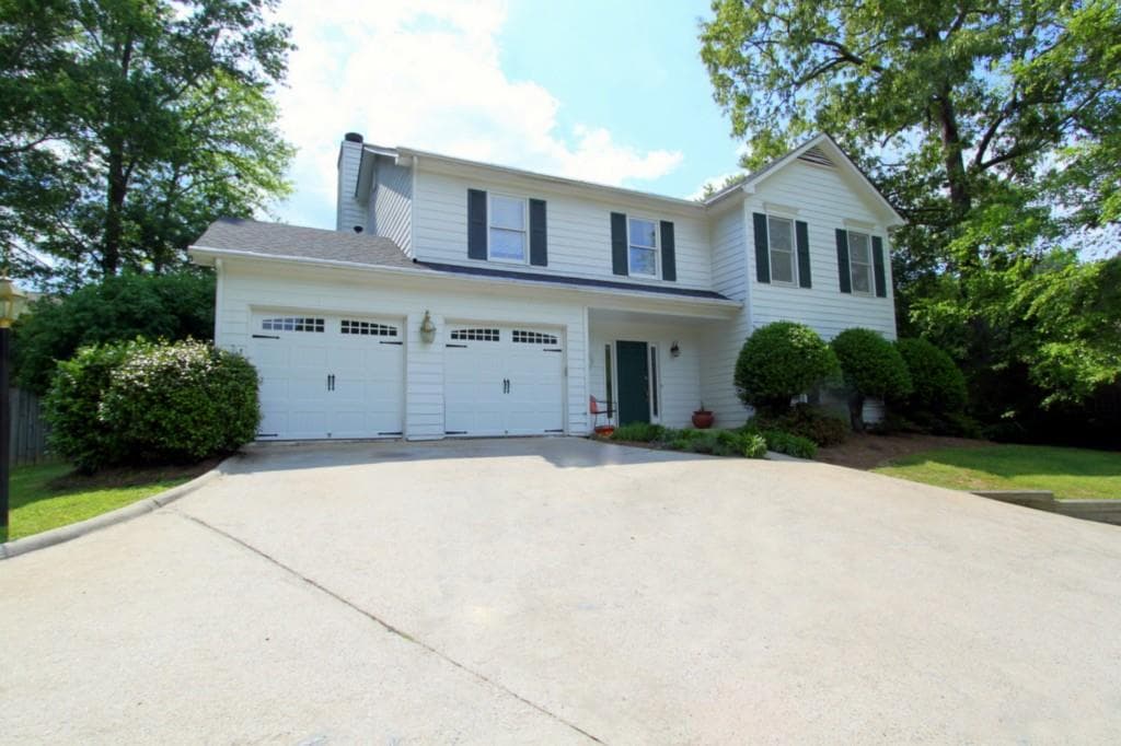 3 bedroom, 1,773 sq ft single family residence sold at 811 Pinebrook Court, Alpharetta, GA 30009