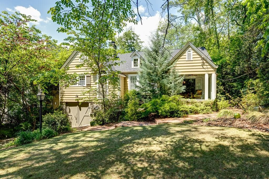 4 bedroom, 2,633 sq ft single family residence sold at 120 Lindbergh Drive, Atlanta, GA 30305