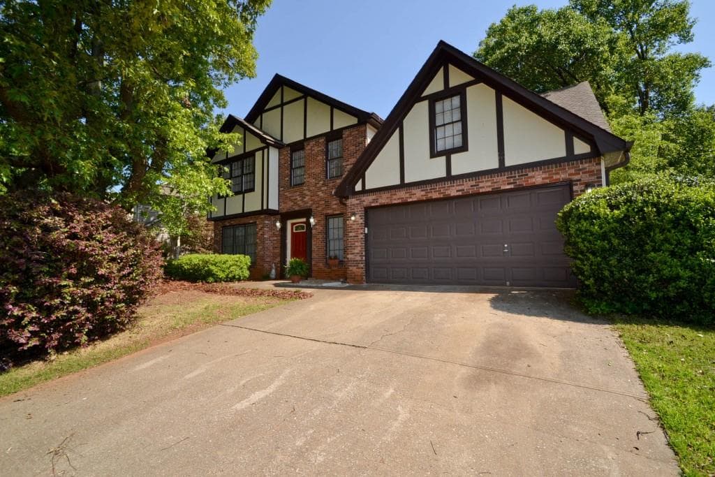 4 bedroom, 2,559 sq ft single family residence sold at 670 Deer Oaks Drive, Lawrenceville, GA 30044