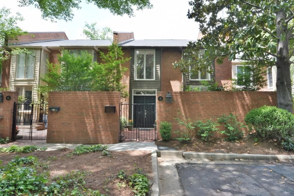 3 bedroom, 2,372 sq ft townhouse sold at 57 NE Willow Glen Drive 57, Atlanta, GA 30342
