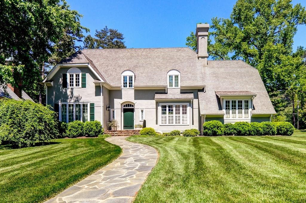 3 bedroom, 3,767 sq ft single family residence sold at 940 Club Station Drive, Atlanta, GA 30319