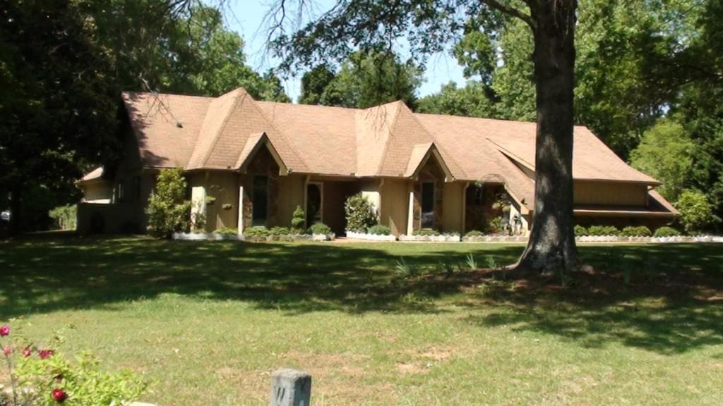 100 Saddle Creek Drive, Roswell, GA 30076 — most recent listing photo