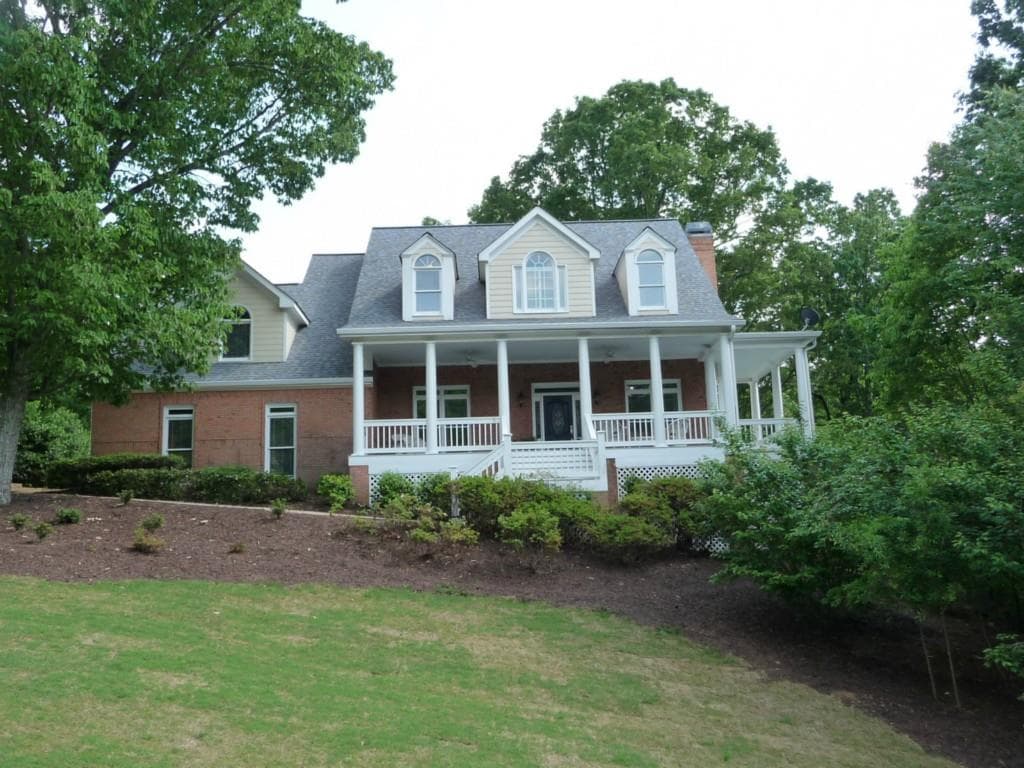 5 bedroom, 3,560 sq ft single family residence sold at 2936 Summitop Road, Marietta, GA 30066