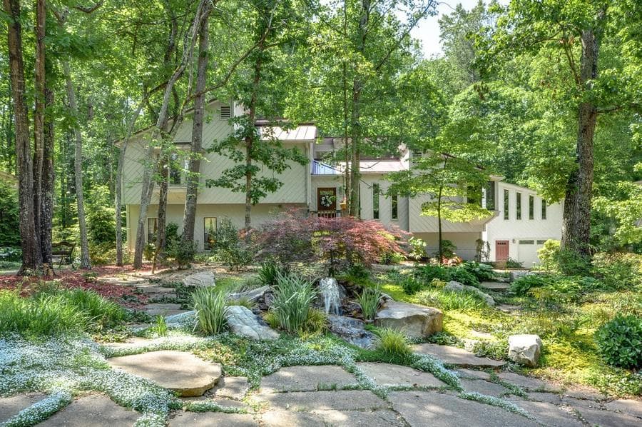 3 bedroom, 2,690 sq ft single family residence sold at 3286 Holly Mill Court, Marietta, GA 30062