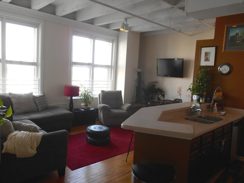 2 bedroom, 954 sq ft condominium sold at 32 Peachtree Street 1206, Atlanta, GA 30303