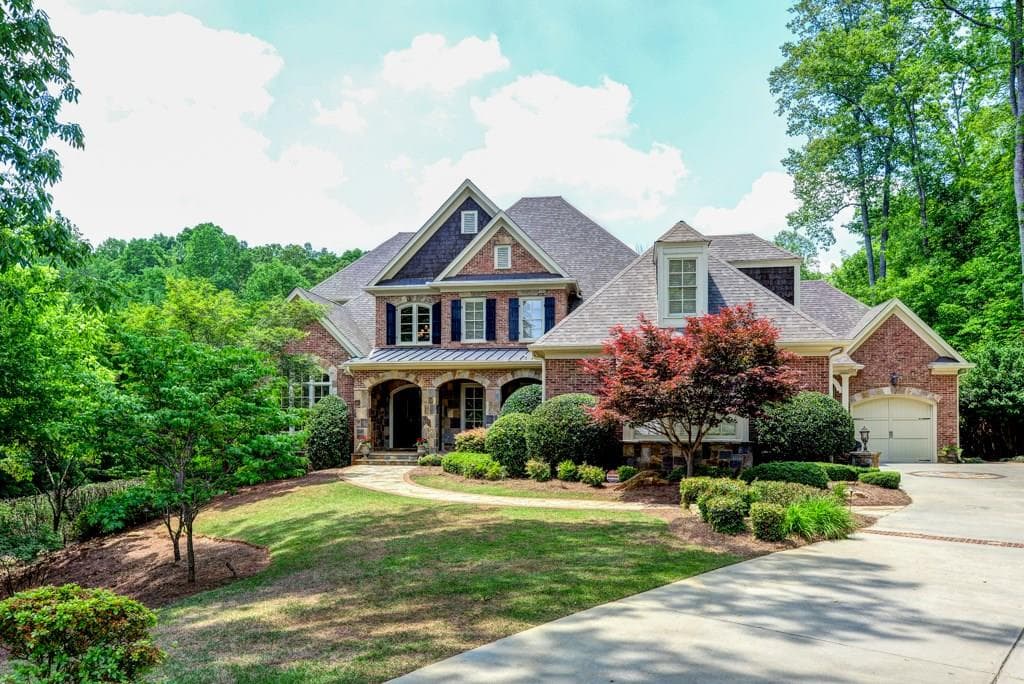 4915 Spruce Bluff Drive, Sandy Springs, GA 30350 — most recent listing photo