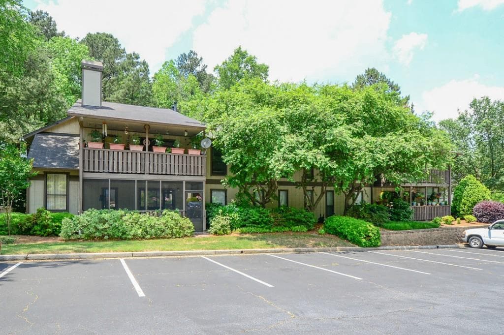 2 bedroom, 1,131 sq ft condominium sold at 909 Woodcliff Drive 909, Atlanta, GA 30350