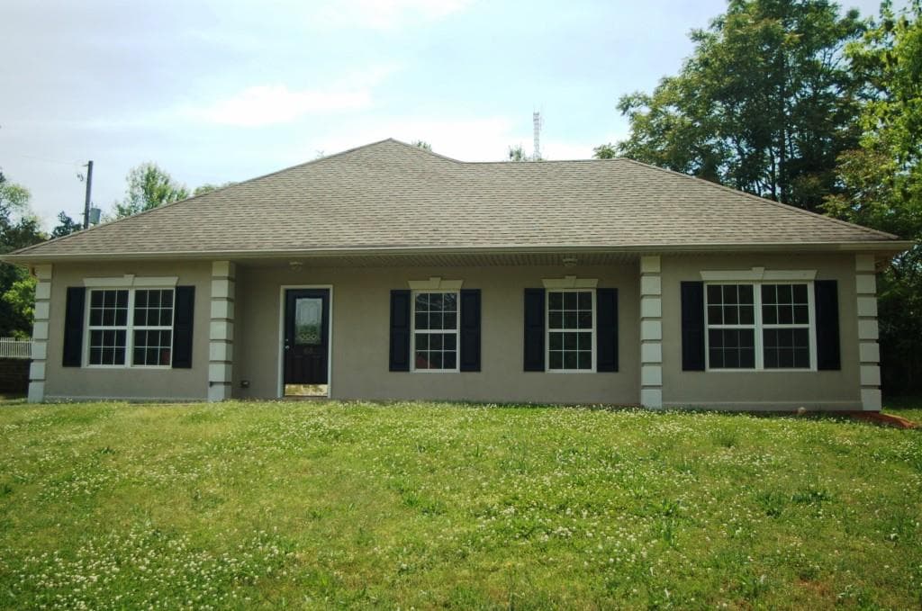 65 Pine Avenue, Commerce, GA 30529 — most recent listing photo