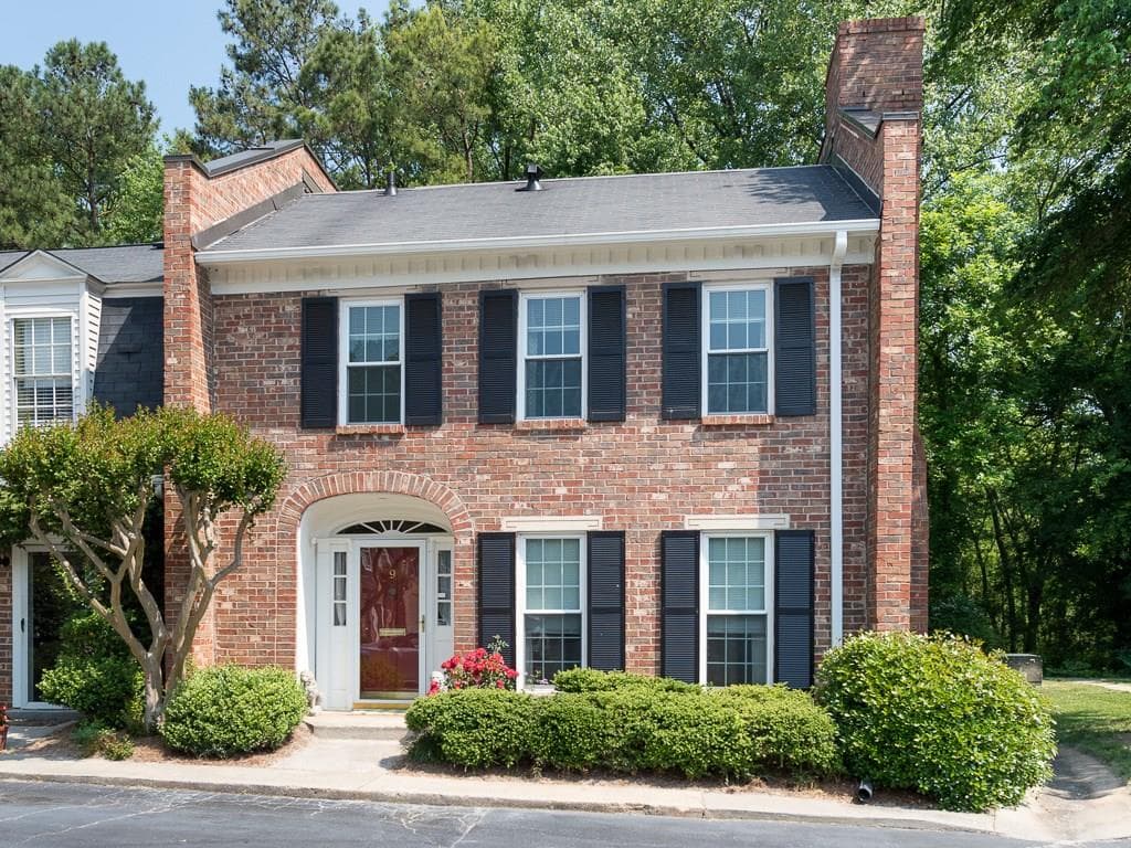 3 bedroom townhouse sold at 9 PALACE GREEN Place, Atlanta, GA 30318