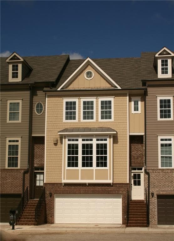 3 bedroom, 2,450 sq ft townhouse sold at 2140 Shale Lane 261, Atlanta, GA 30318