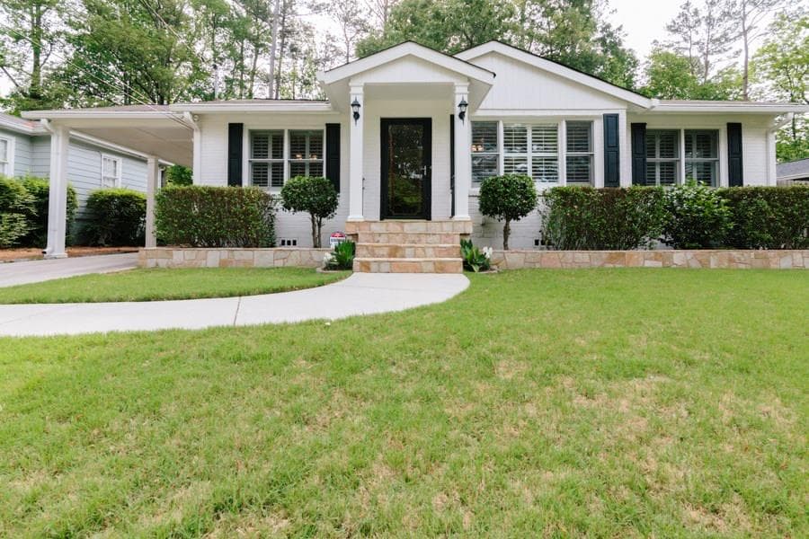 3 bedroom, 1,226 sq ft single family residence sold at 1661 Bristol Drive, Atlanta, GA 30329