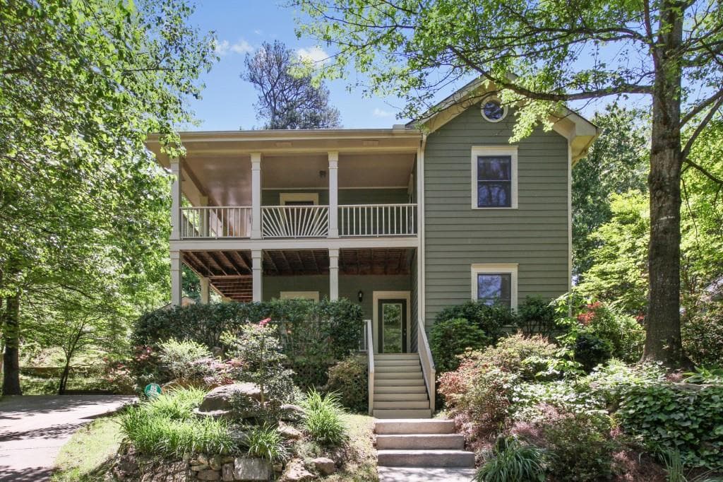 4 bedroom, 2,310 sq ft single family residence sold at 340 Lake Claire Court, Atlanta, GA 30307
