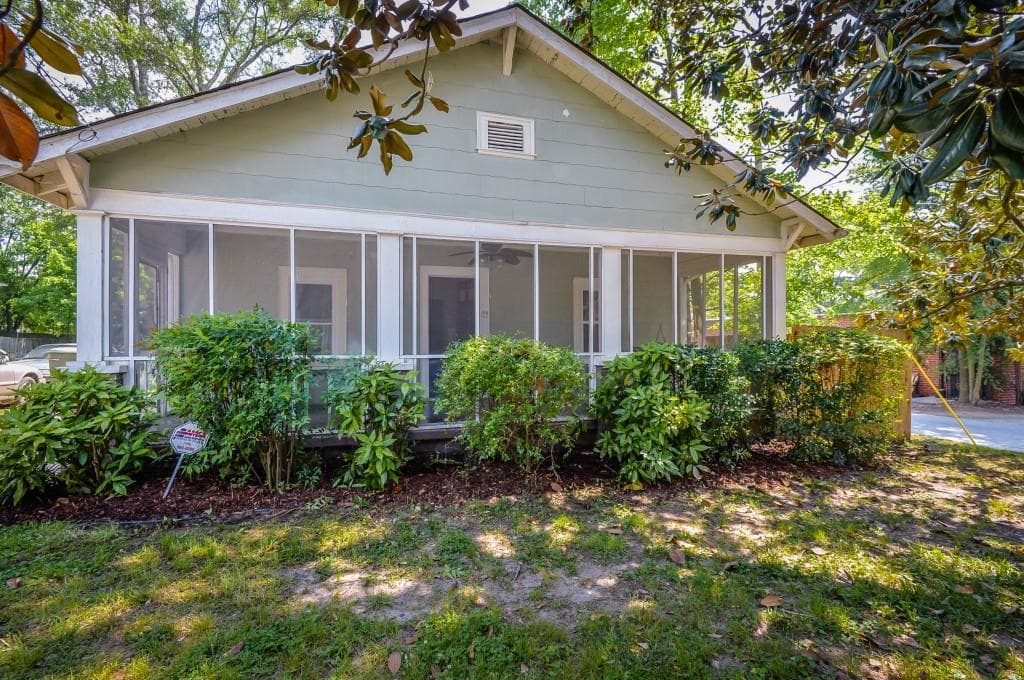 3 bedroom, 1,358 sq ft single family residence sold at 18 White Street, Atlanta, GA 30318