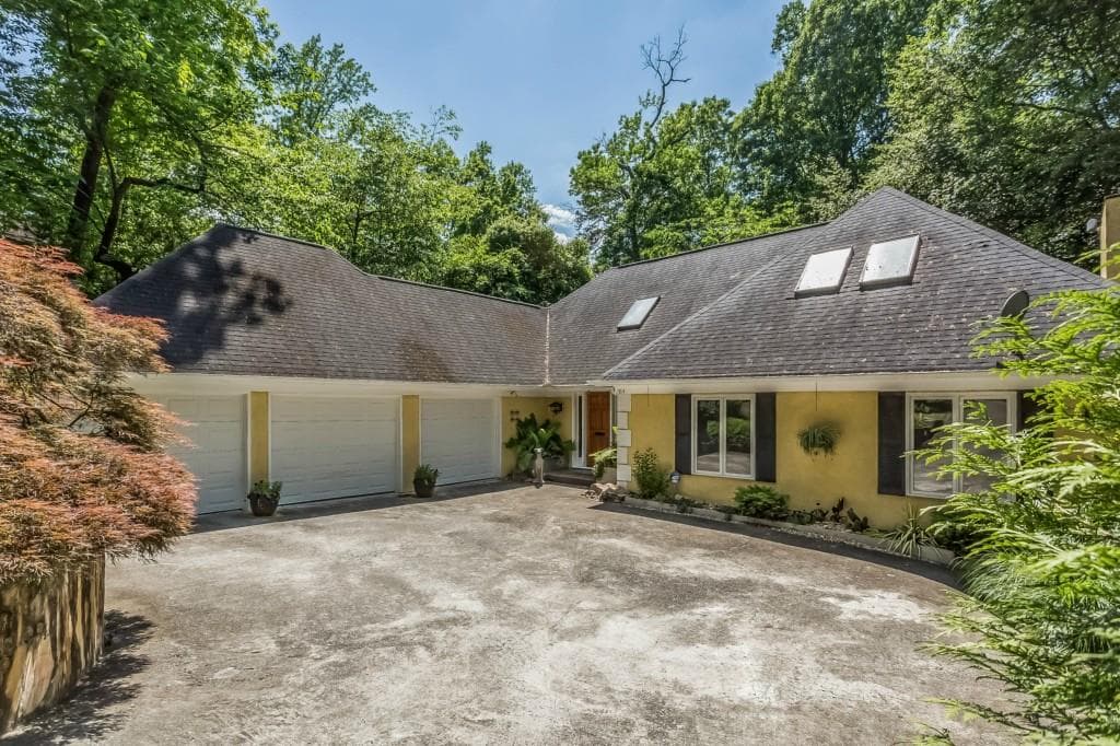 3 bedroom single family residence sold at 1814 Ardmore Road, Atlanta, GA 30309