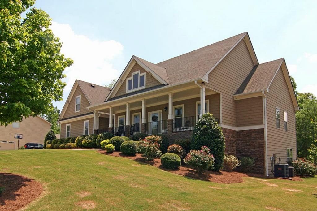 4 bedroom, 2,835 sq ft single family residence sold at 1520 Caroline Way, Loganville, GA 30052