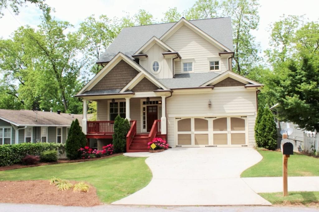 3 bedroom, 3,138 sq ft single family residence sold at 773 Holmes Street, Atlanta, GA 30318