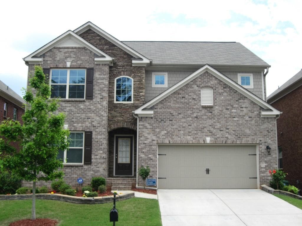 4 bedroom, 2,919 sq ft single family residence sold at 284 Kent Valley Circle, Tucker, GA 30084