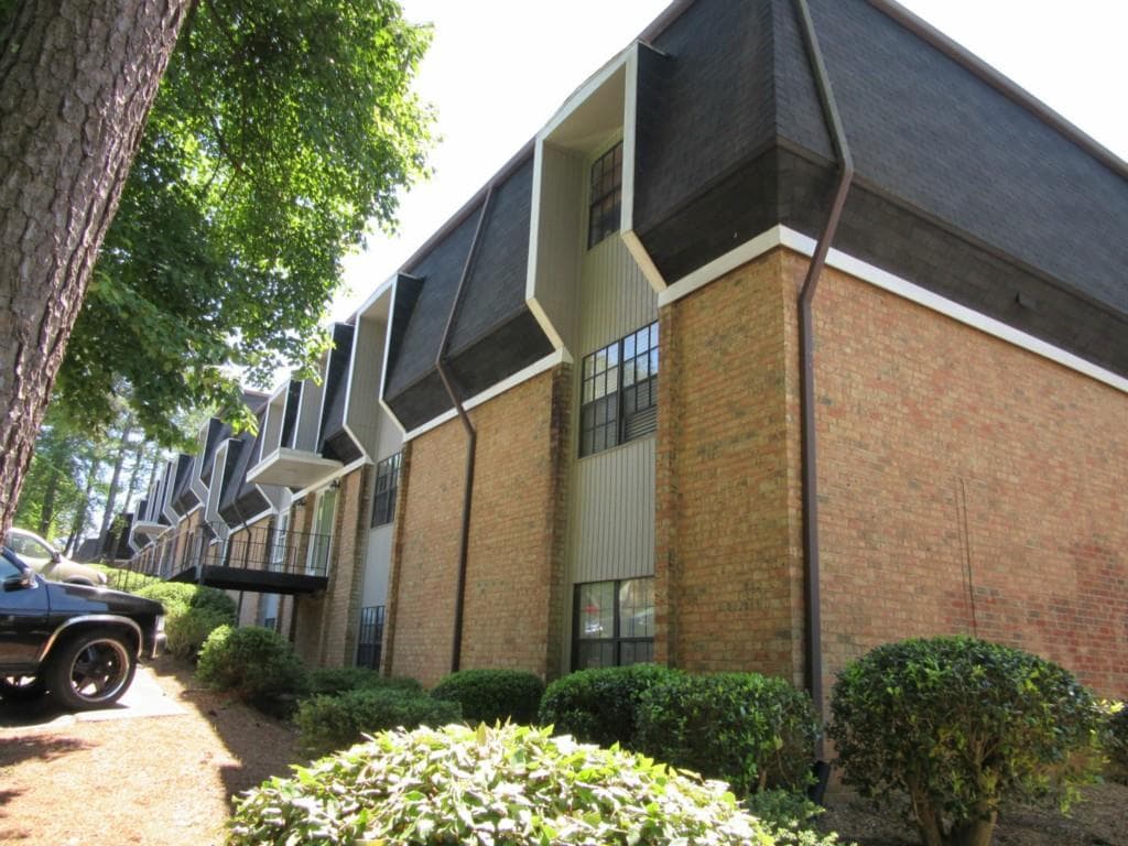 335 Winding River Drive L, Sandy Springs, GA 30350 — most recent listing photo