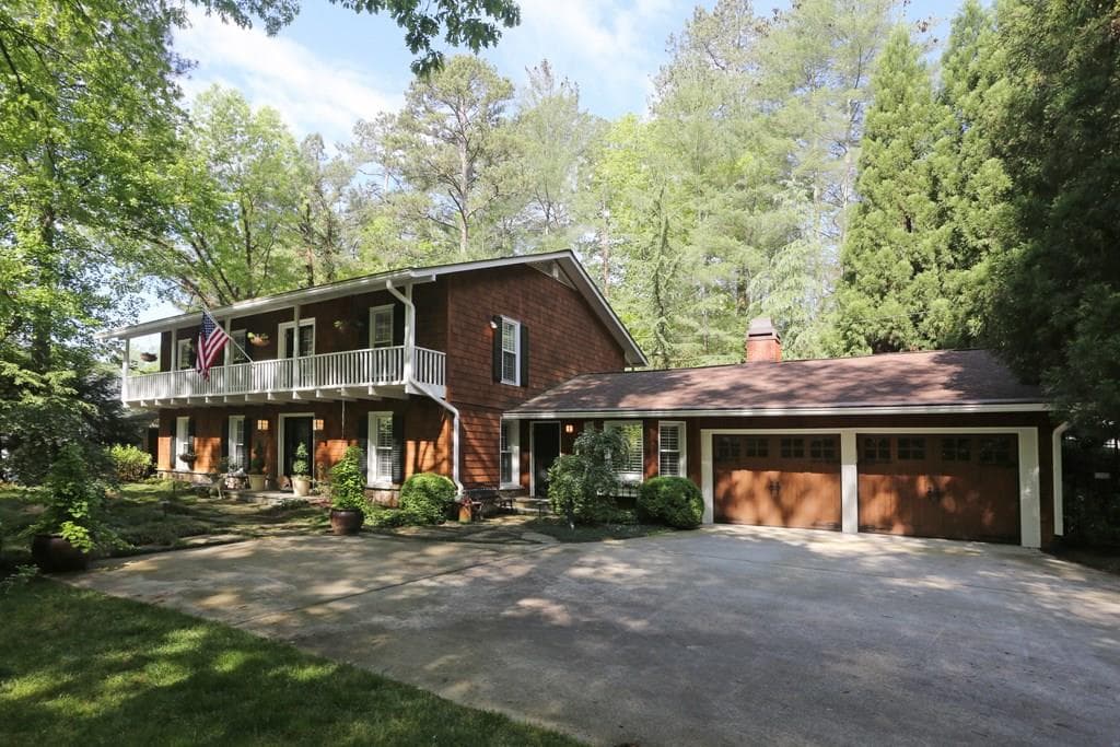 7070 Riverside Drive, Sandy Springs, GA 30328 — most recent listing photo