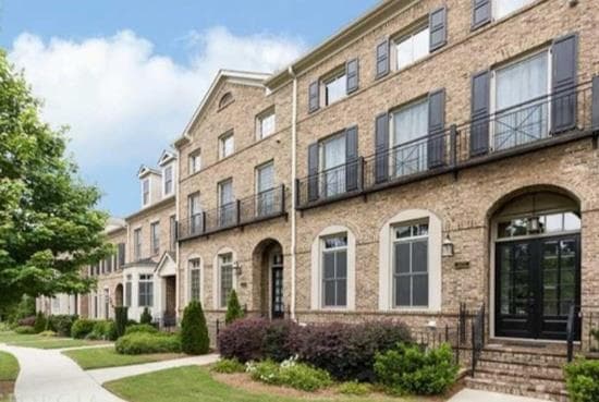 4 bedroom, 3,693 sq ft townhouse sold at 669 Lockton Place, Atlanta, GA 30342
