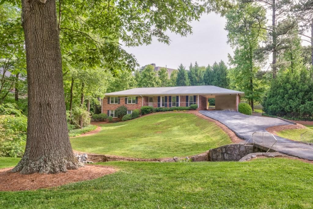 3 bedroom, 2,526 sq ft single family residence sold at 848 Stovall Boulevard, Atlanta, GA 30342