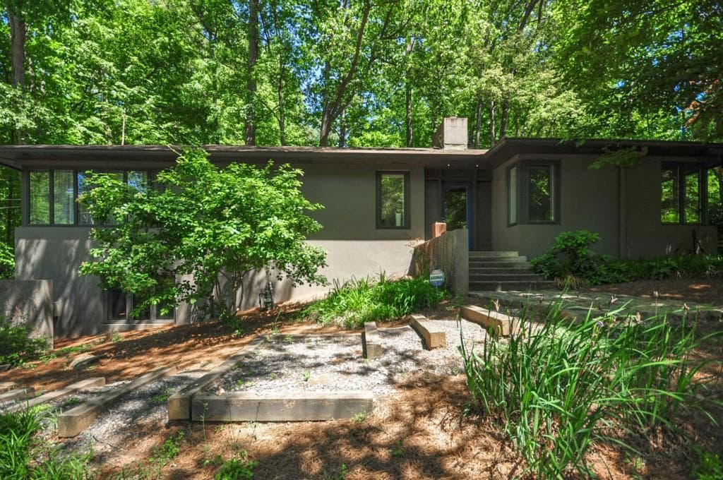 4 bedroom, 3,156 sq ft single family residence sold at 470 Chelsea Circle, Atlanta, GA 30307