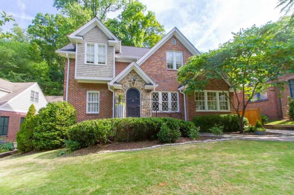 5 bedroom, 3,426 sq ft single family residence sold at 830 Courtenay Drive, Atlanta, GA 30306