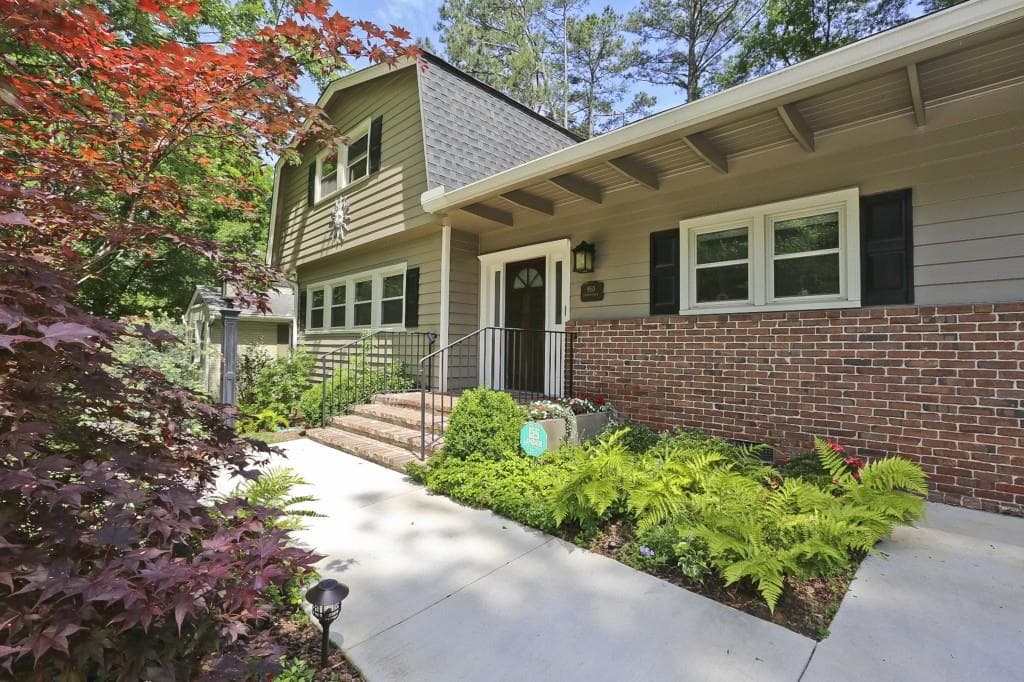 950 Cardova Drive, Atlanta, GA 30324 — most recent listing photo