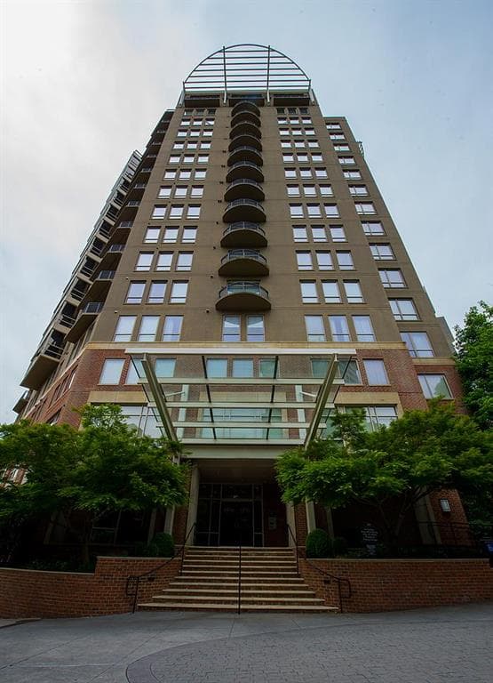 3 bedroom, 2,100 sq ft condominium sold at 2626 Peachtree Road 807, Atlanta, GA 30305