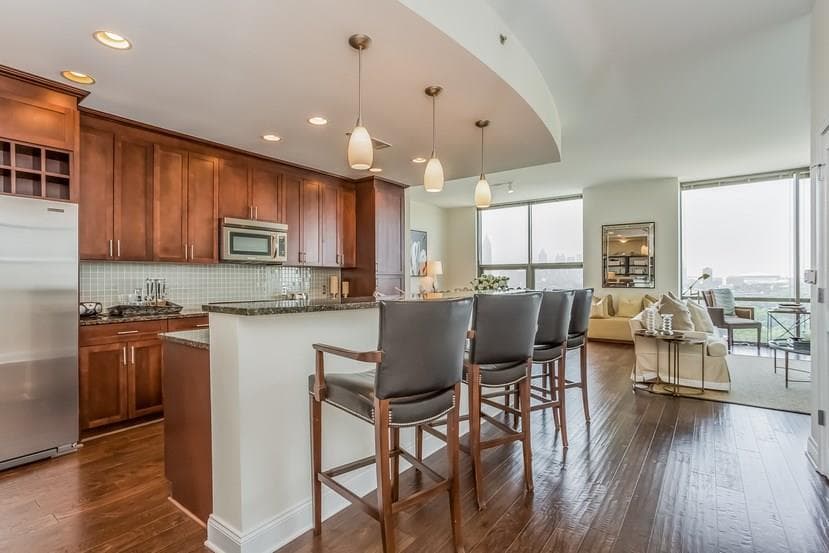 2 bedroom, 1,801 sq ft condominium sold at 270 17th Street 1609, Atlanta, GA 30363