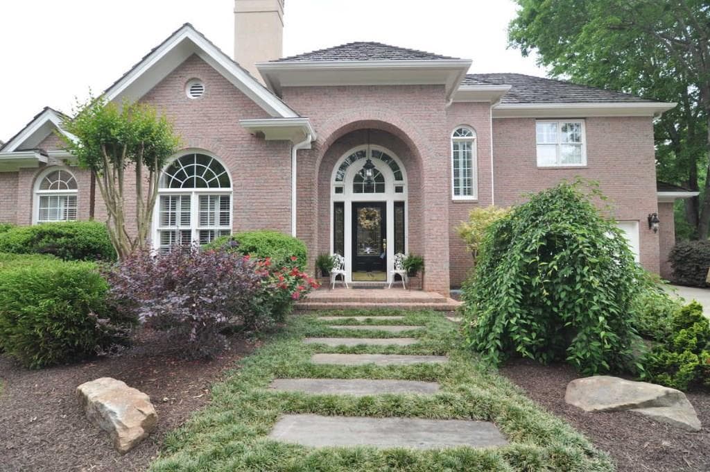 7300 Brookside Lane, Roswell, GA 30076 — most recent listing photo