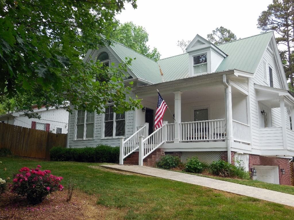 5 bedroom single family residence sold at 3852 Clubhouse Drive, Gainesville, GA 30501