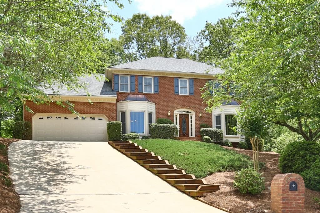 1035 Summer Oaks Close, Roswell, GA 30076 — most recent listing photo