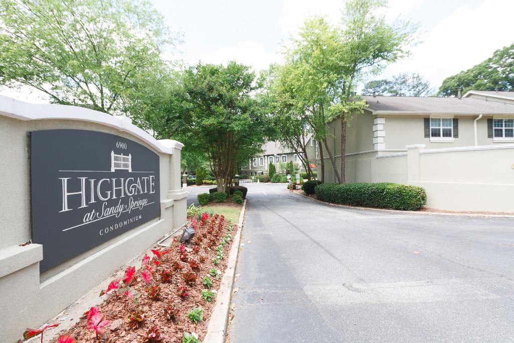 3 bedroom, 1,432 sq ft townhouse sold at 6900 Roswell Road N-15, Atlanta, GA 30328