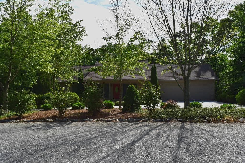 3 bedroom single family residence sold at 25 Holly Ridge, Dahlonega, GA 30533