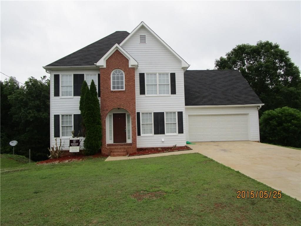 4861 HUNT CLUB Drive, Flowery Branch, GA 30542 — most recent listing photo