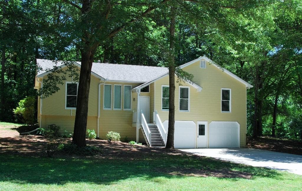 3 bedroom single family residence sold at 5861 Taylor CreeK Drive, Canton, GA 30115
