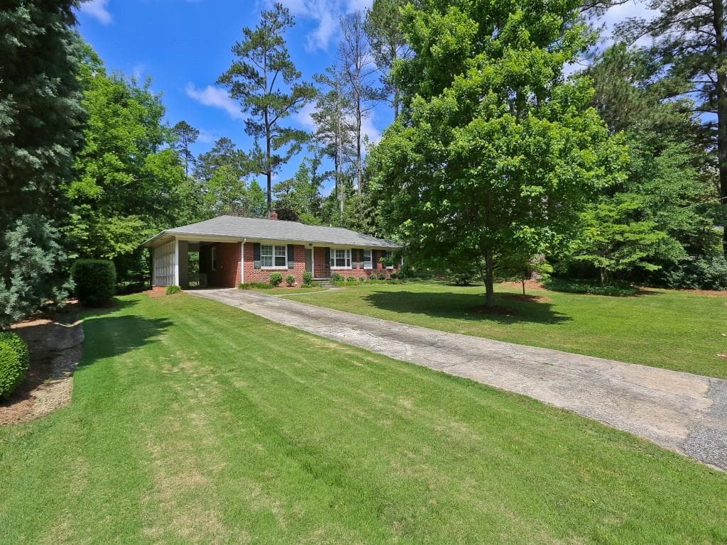 3 bedroom, 1,407 sq ft single family residence sold at 6600 Long Acres Drive, Atlanta, GA 30328