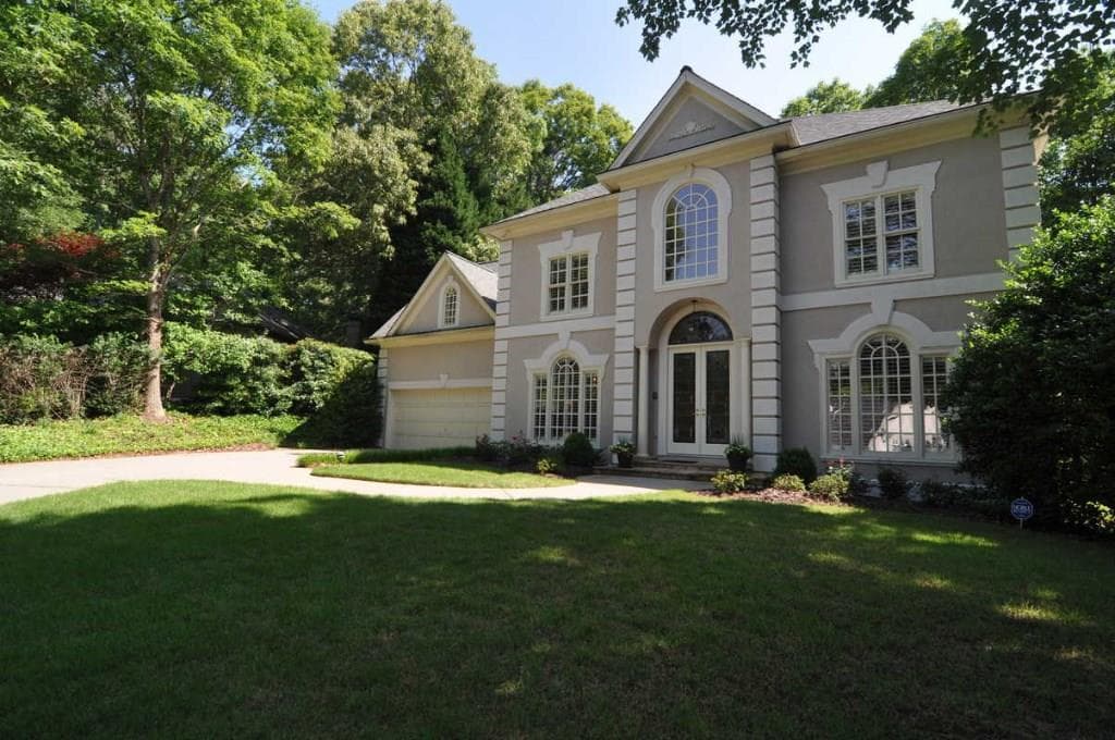 4 bedroom, 3,186 sq ft single family residence sold at 200 Willow Brook Drive, Roswell, GA 30076