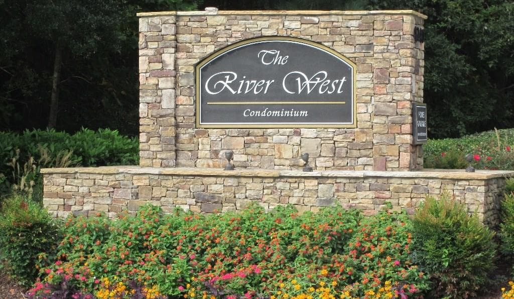 1 bedroom, 972 sq ft condominium sold at 4248 River Green Drive 316, Atlanta, GA 30327