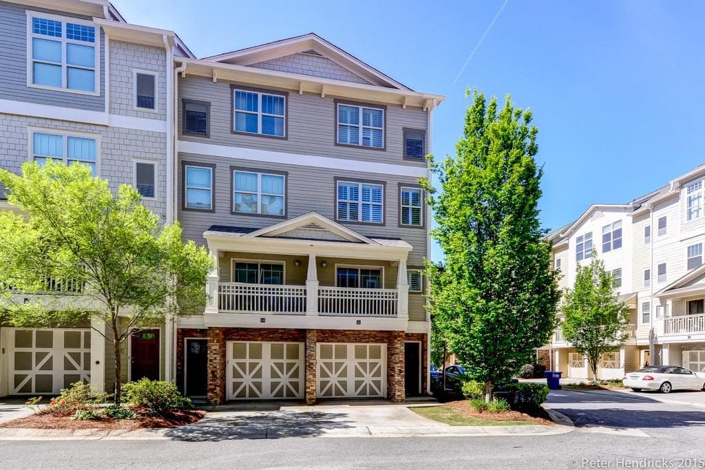 2 bedroom, 1,050 sq ft townhouse sold at 216 Semel Drive 342, Atlanta, GA 30309