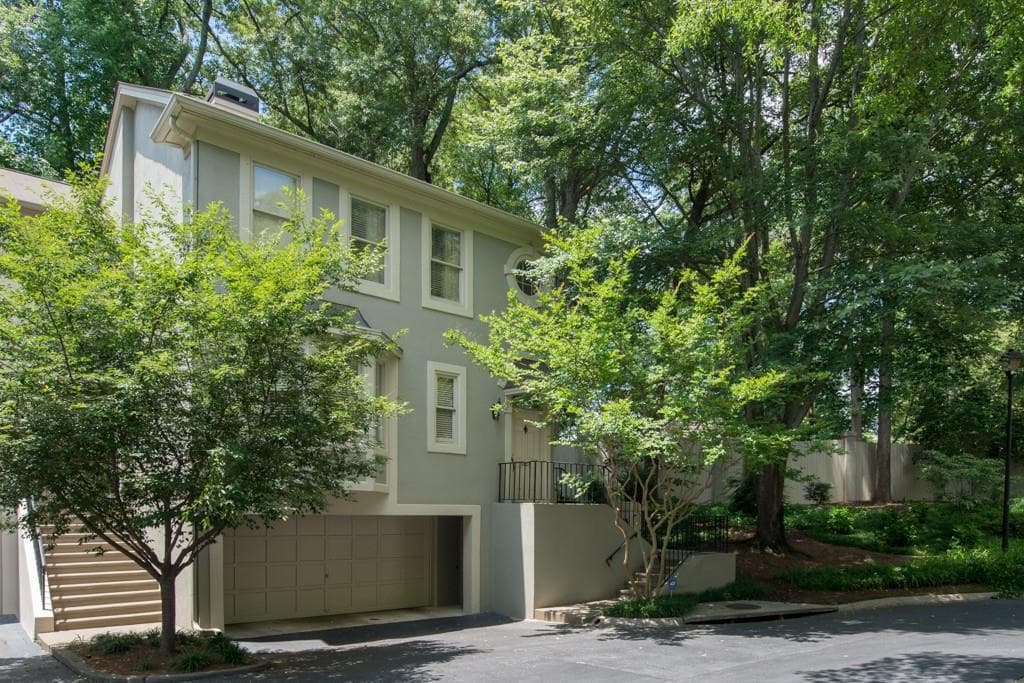 2 bedroom, 1,592 sq ft condominium sold at 1227 Brookhaven Park Place 1227, Atlanta, GA 30319