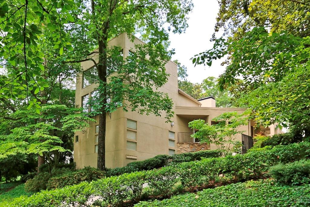 4 bedroom, 3,733 sq ft single family residence sold at 68 N Muscogee Avenue, Atlanta, GA 30305
