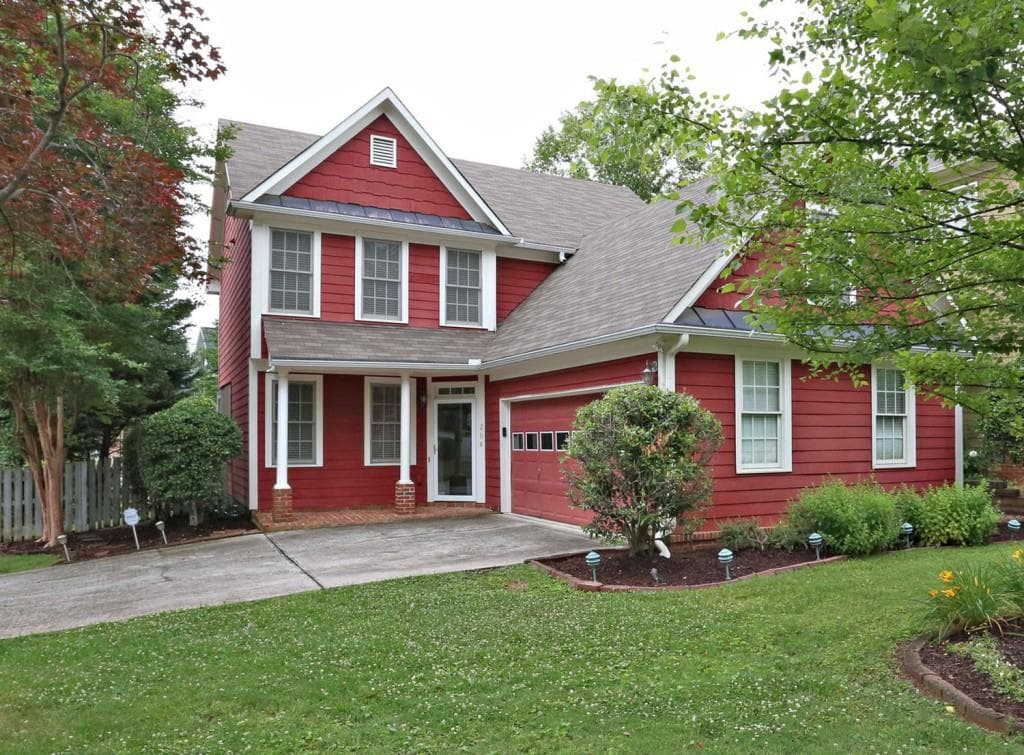 3 bedroom, 2,376 sq ft single family residence sold at 208 Pinehurst Street, Decatur, GA 30030