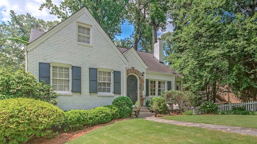 4 bedroom single family residence sold at 287 Lakeview Avenue, Atlanta, GA 30305