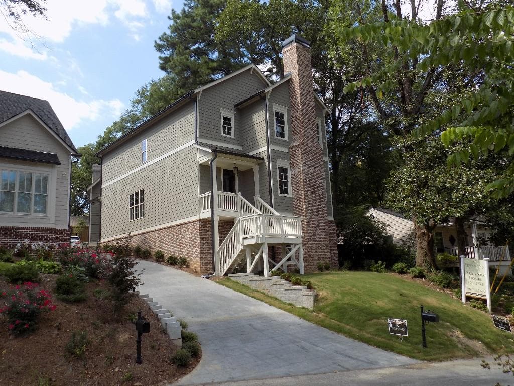 5 bedroom, 3,200 sq ft single family residence sold at 2636 Apple Valley Road, Atlanta, GA 30319