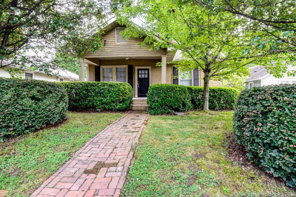 6 bedroom, 2,652 sq ft single family residence sold at 2921 Lookout Place, Atlanta, GA 30305