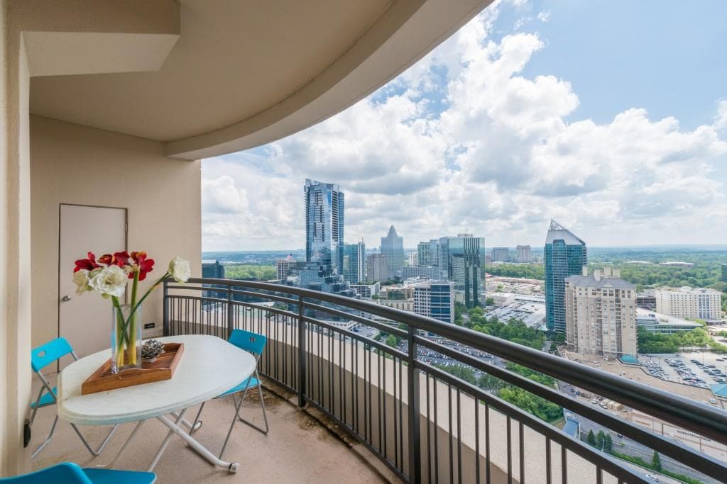 2 bedroom, 1,776 sq ft condominium sold at 3445 Stratford Road 3601, Atlanta, GA 30326