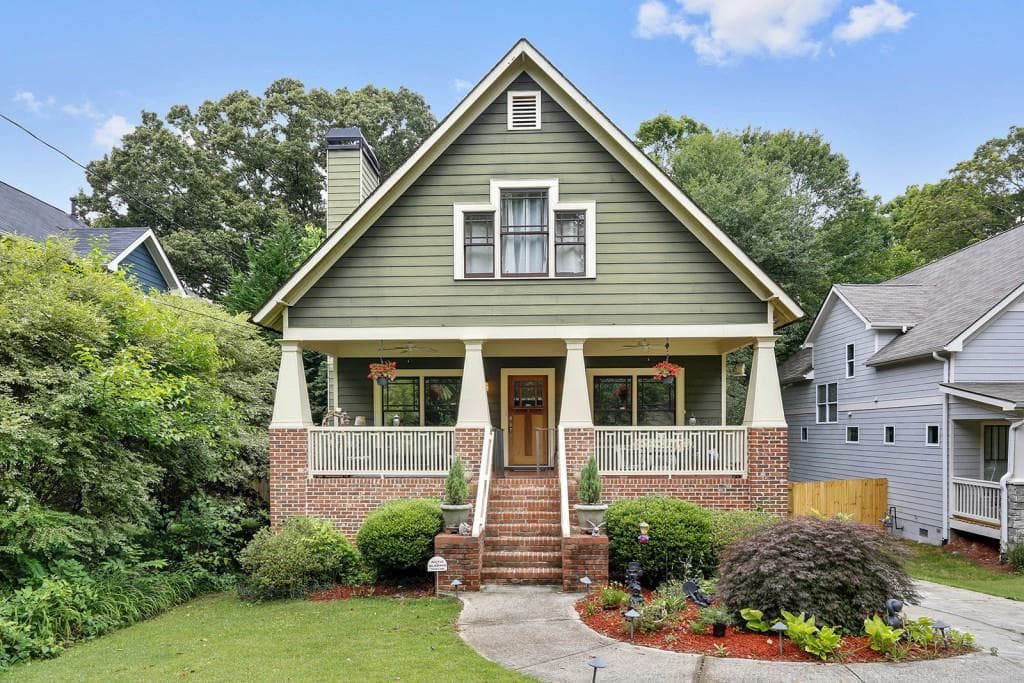 4 bedroom, 2,178 sq ft single family residence sold at 1963 Braeburn Circle, Atlanta, GA 30316