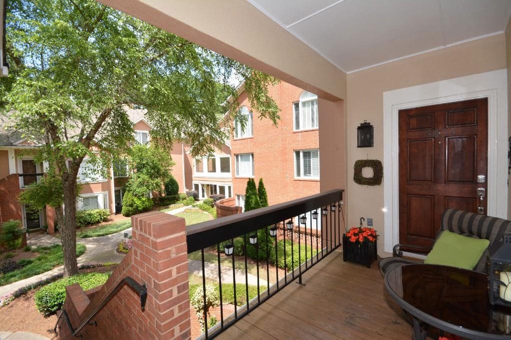 2 bedroom, 2,037 sq ft condominium sold at 5656 Brooke Ridge Drive, Dunwoody, GA 30338